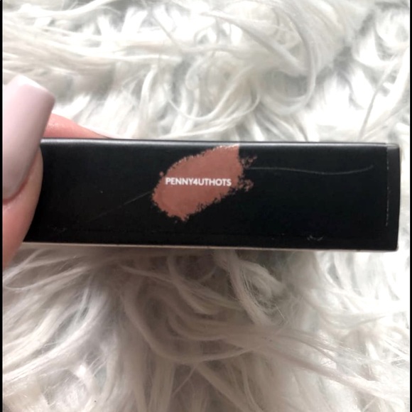 Fenty beauty highlighter - Picture 3 of 3